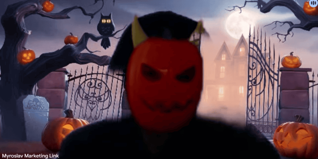 Мирослав у костюмі Гарбузa на Halloween 2025