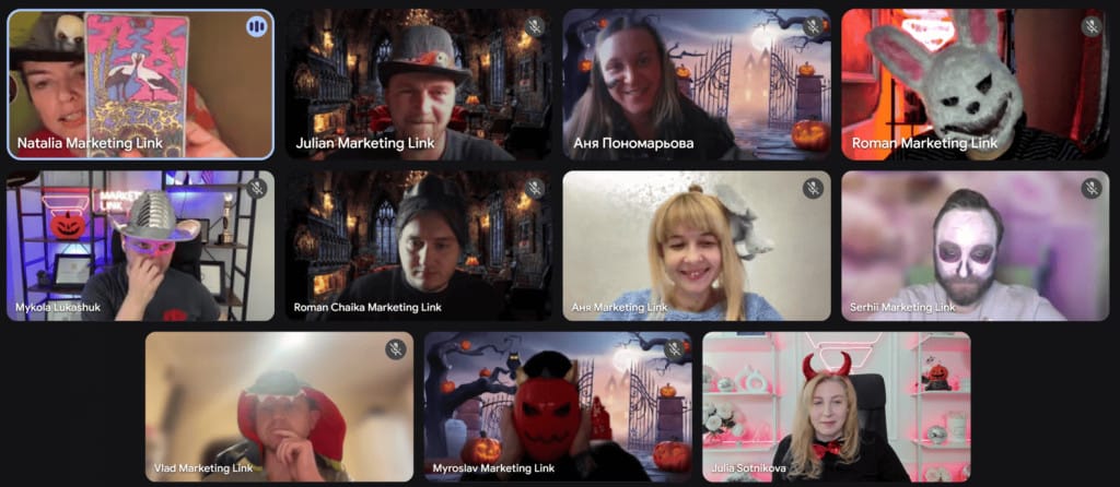 Команда Marketing Link на Halloween 2025 у костюмах